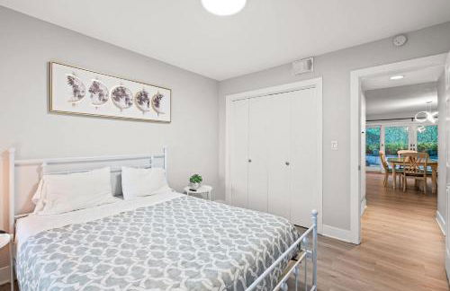 Serene Hilltop Oasis Above the City w Private Pool - Foto 30