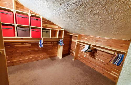 Cabin & A-Frame w Firepit near Eaglecrest, Fishing & Trails - Foto 12