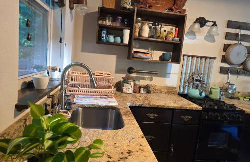 Secluded Off-Grid Retreat> Cabins+Hiking+Waterfall - Foto 4