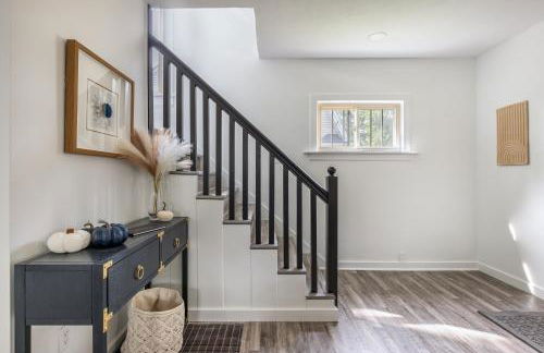 The Akron Retreat: Modern 3-Bedroom Oasis - Foto 41