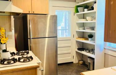 Spacious 6BR Home - Near Top Attractions - Photo 64