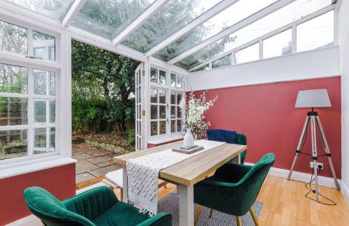 Stylish 4 Bedroom Home in Port Sunlight with 7 Beds Perfect for Business Bookings and Groups - Foto 71