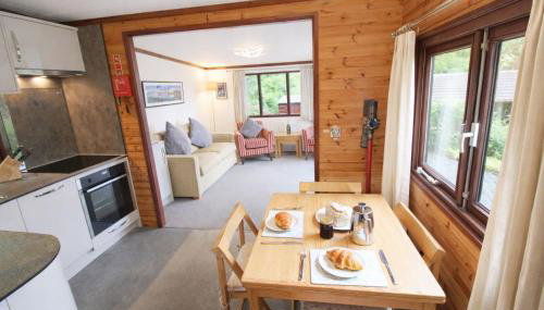 Neaum Crag Lodge ideal for a couple or family with young children in a woodland setting at Skelwith Bridge - Foto 5