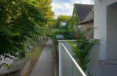 Modernes Wasserfront Wohnung, Terrasse, Parkplatz - Foto 47