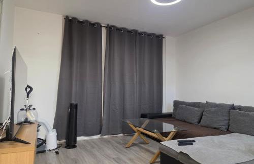 Luxury 2 Bedroom City Centre Apartment Sleeps Up to 6 HS2 Deals available - Foto 10