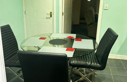 Brades Rise House - 3 bedroom house with 2 toilets with a private garden - Foto 19