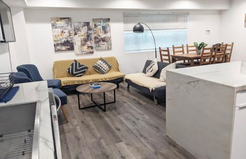 Wonderful 3 Bedroom Home Perfect for Getaway - Photo 27