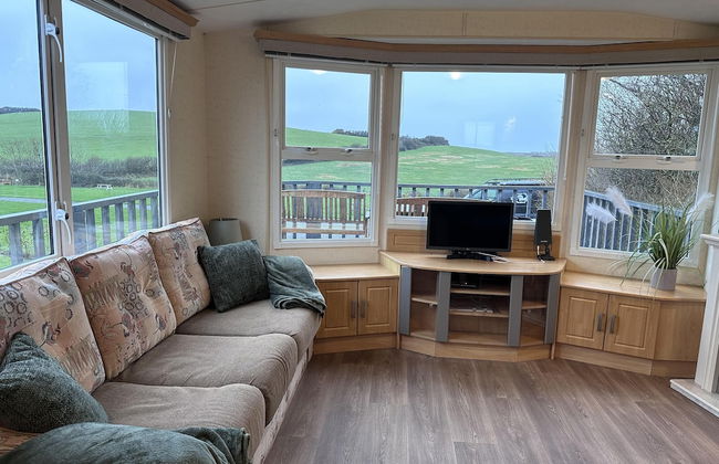 Captivating 2-bed Static Caravan in Holyhead - Photo 14
