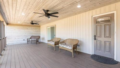 The Queen Place - Updated-Private Backyard - Foto 5