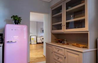 Stylish 2BR with Balcony, Northern Suburbs - Foto 24