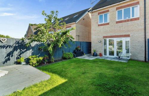 Family-Friendly 4-Bedroom House in Moston with Parking and Garden - Foto 33