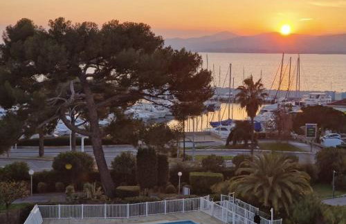 Beau 65 M2 en Front de Mer à St Raphaël - Piscine - Foto 40