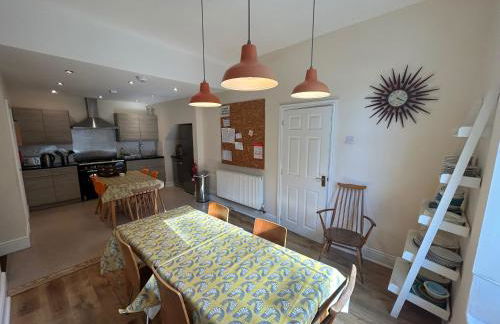 Central Barmouth Town House - Near Beach - Sleeps up to 16! - Foto 4
