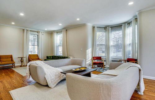 Explore Orange and NYC! Luxury Family Home with Deck - Foto 8