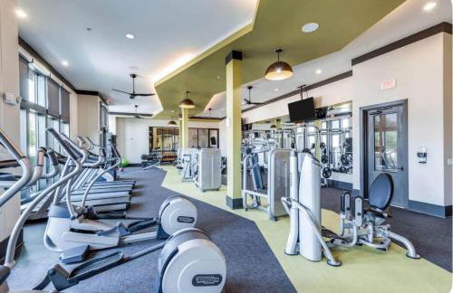 Stylish 1BR Retreat with Pool & Gym - Foto 6