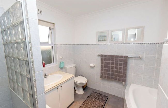 3 Bedroom Part House in the Scenic Durbanville Wine Lands Area, Holiday Facility - Photo 7