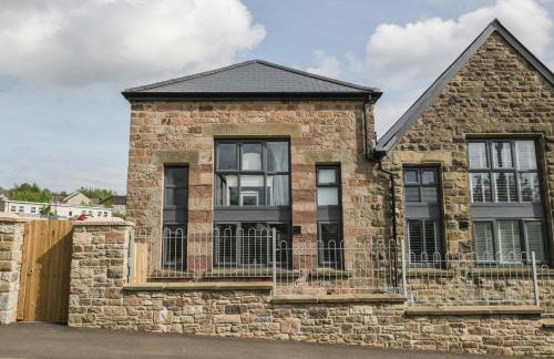 The Old School - Photo 1