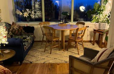 Lofthouse - secluded quirky cottage with sea views! - Photo 39