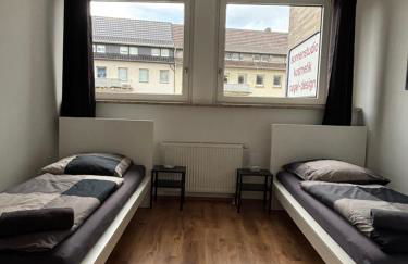 Case Four Boardinghouse mit Parkplatz, Küche, Waschmaschine und Trockner - Photo 10