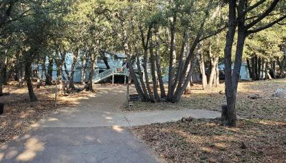 The Bungalow Partial Home Rental - Photo 2