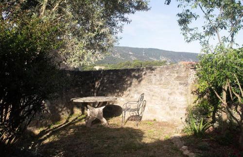 Le charme au centre du village - Photo 11