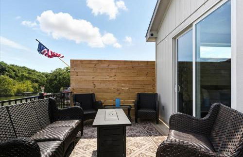 Expansive Deck, Private Dock, Boat Slip and Stunning Views - Foto 32