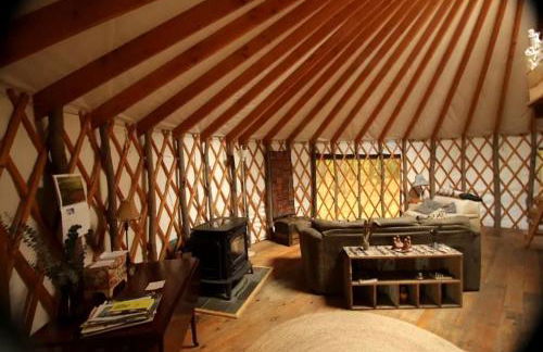 Luxury Yurt Rental Hidden in the Forest near Bristol, Vermont - Foto 8