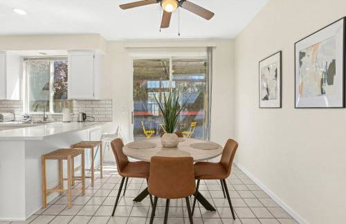 Remodeled 3B2B Bright House with a King Suite - Foto 8