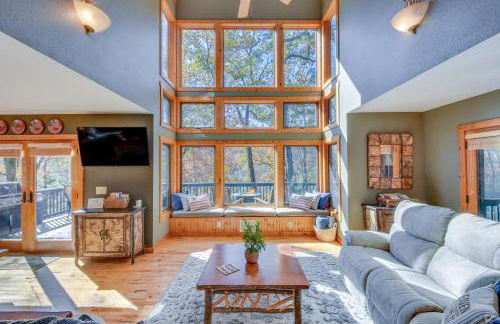 Burton on the Rocks Lake Retreat with Hot Tub! - Foto 7