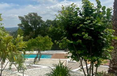 Pool Oasis with Mountain Views - Foto 10