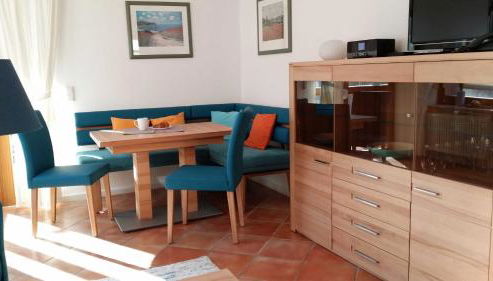 Fewo 7 im Fischerhaus Wintergarten und Terrasse mit Strandkorb - Foto 5