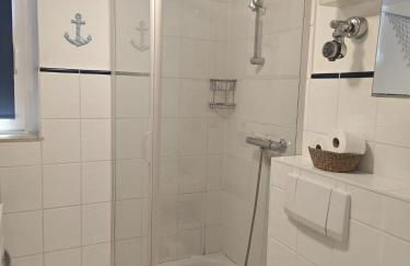 Siegen Work and stay 2 Betten Badezimmer Küche Waschmaschine Wohnzimmer - Foto 2