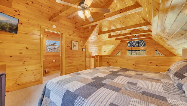 Tranquility - Quiet And Comfortable Cabin! Close To The Tanger Outlet Shopping 2 Bedroom Cabin by RedAwning - Foto 5, Habitación