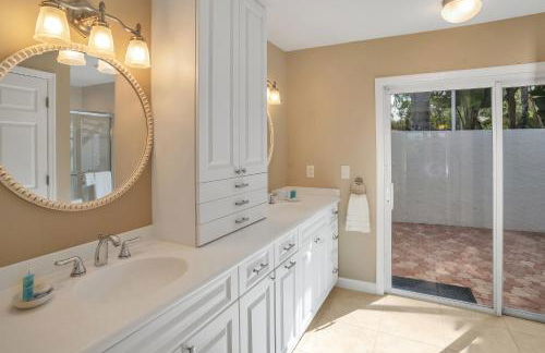 Paradise with a pool, pier and private beach area - Foto 20