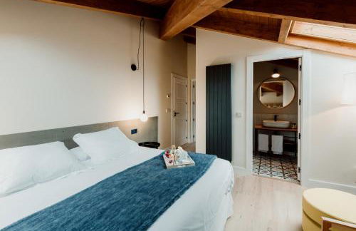 Boutique Palacio Condes de Cirac - Photo 79