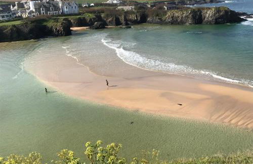 The Moorings - Just a few metres from the sea! - Photo 33