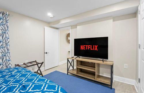 15min to Lincoln Ecuador vs Ivory Coast, Sleeps 12 - Foto 36