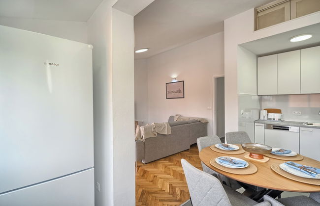 A1-luxury apt w big Balcony, 4 min Walk to Beach - Photo 19