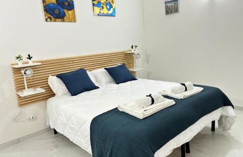 Your Home, easy walk to the beach - Foto 18