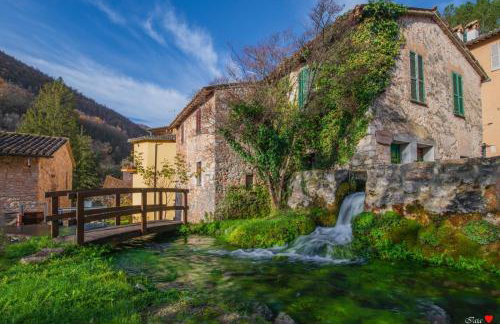 Locazione Turistica al Castello di Scopoli, situata tra Pale e Rasiglia sulla via Francigena a due passi da Sellano Foligno Assisi e Spoleto - Photo 15