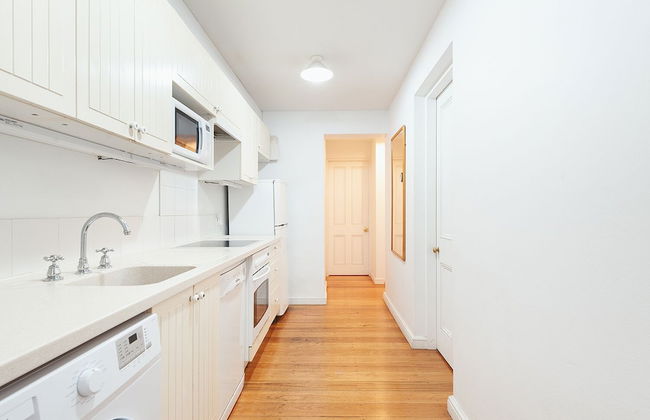 Charming Centrally Located 2 Bedroom Accommodation - Foto 6