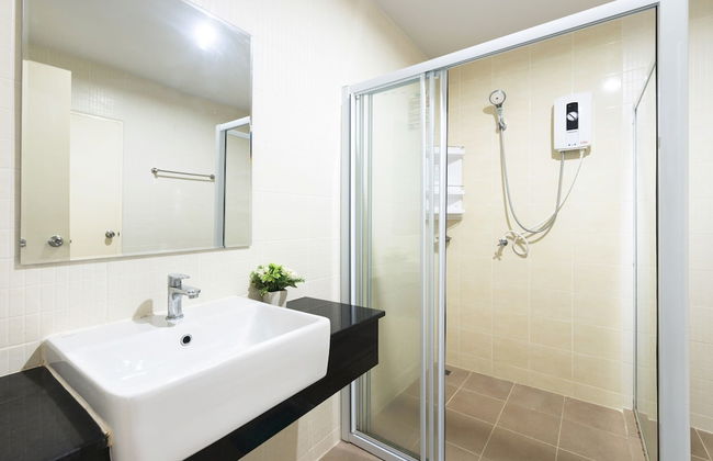 Supirum Cozy Home 3 Bedroom near Beach - Photo 20