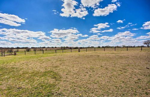 Remodeled Ranch Apt in Sanger 12 Mi to Lake! - Foto 3