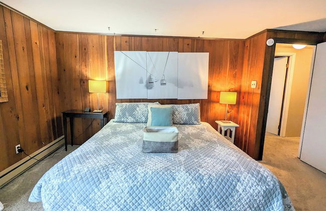 Harmony Cottage by Avantstay Lake Access, Hot Tub, Fire Pit, & Game Room - Foto 16