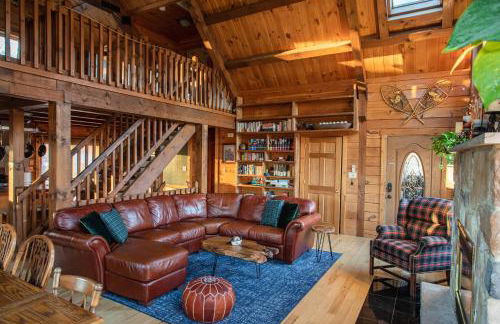 Rustic Ridge Log Cabin: Hot Tub, Games, Views! - Foto 30