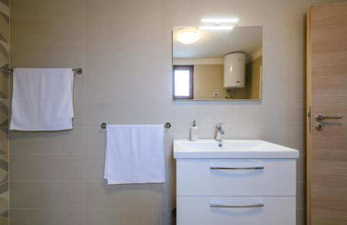 House Angela with private pool, private parking, wi-fi and fully fenced garden - WiiBuk - Foto 13