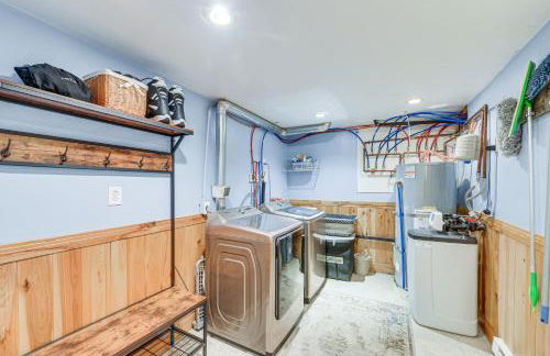 Dreamy Alpine Cabin with Hot Tub, Fireplace and More! - Foto 28