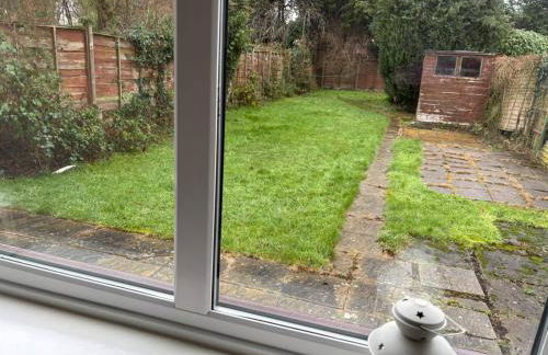 Tranquil Wolves Retreat with 4 Bedrooms - Foto 15