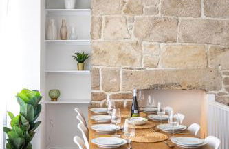 Bright & beautiful 4 bedroom house with sea views - Photo 7