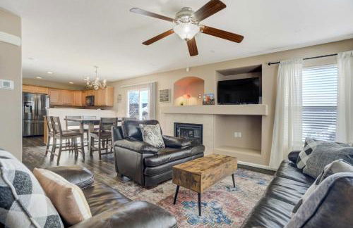 Silver Outpost Near Peterson SFB & Game Lounge - Foto 1